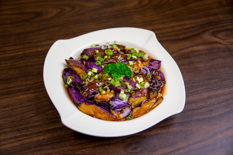 v02. eggplant in garlic sauce 鱼香茄子 <img title='Spicy & Hot' align='absmiddle' src='/css/spicy.png' />